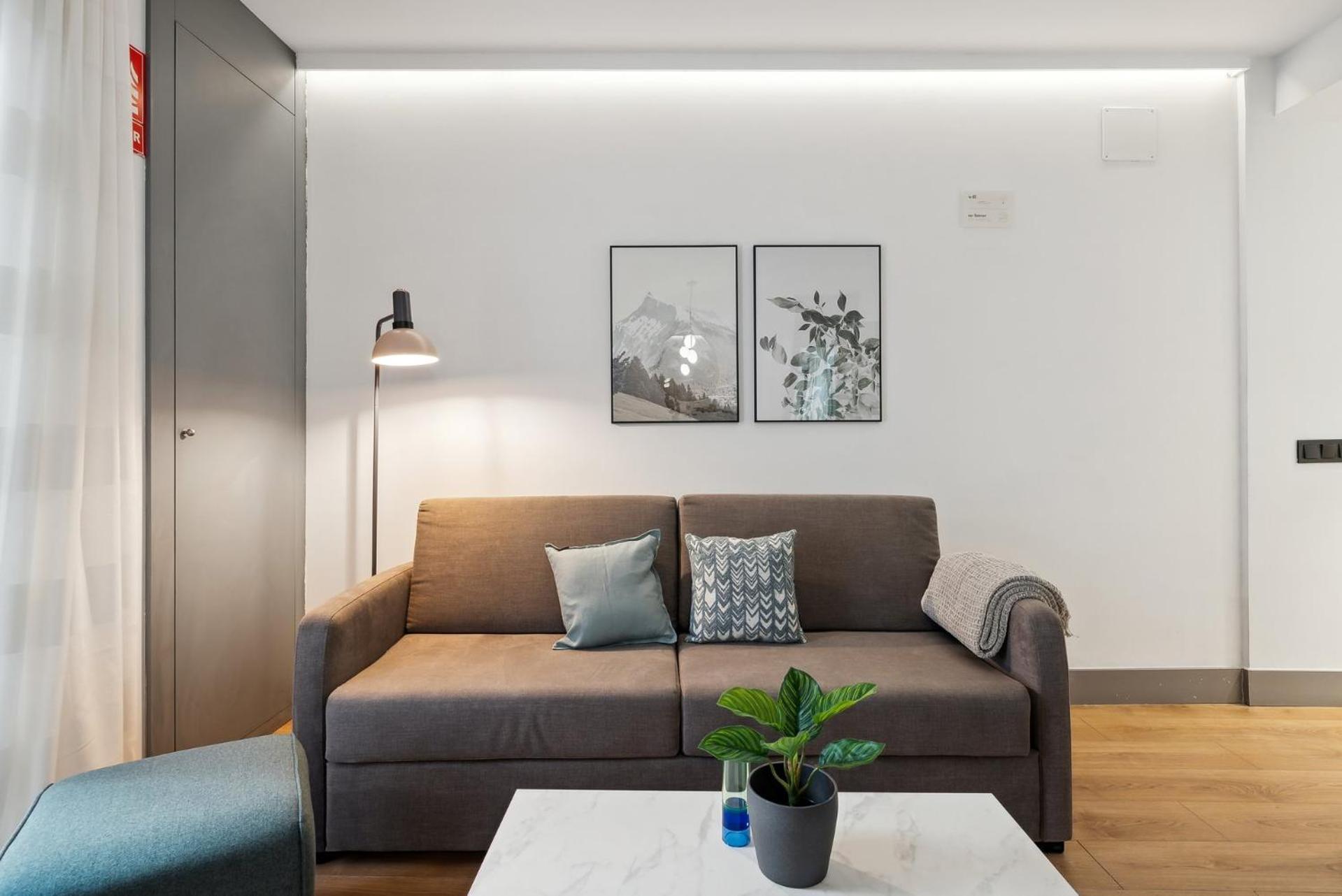 Limehome Madrid Calle De Santa Ana - Estancia Temporal Екстер'єр фото