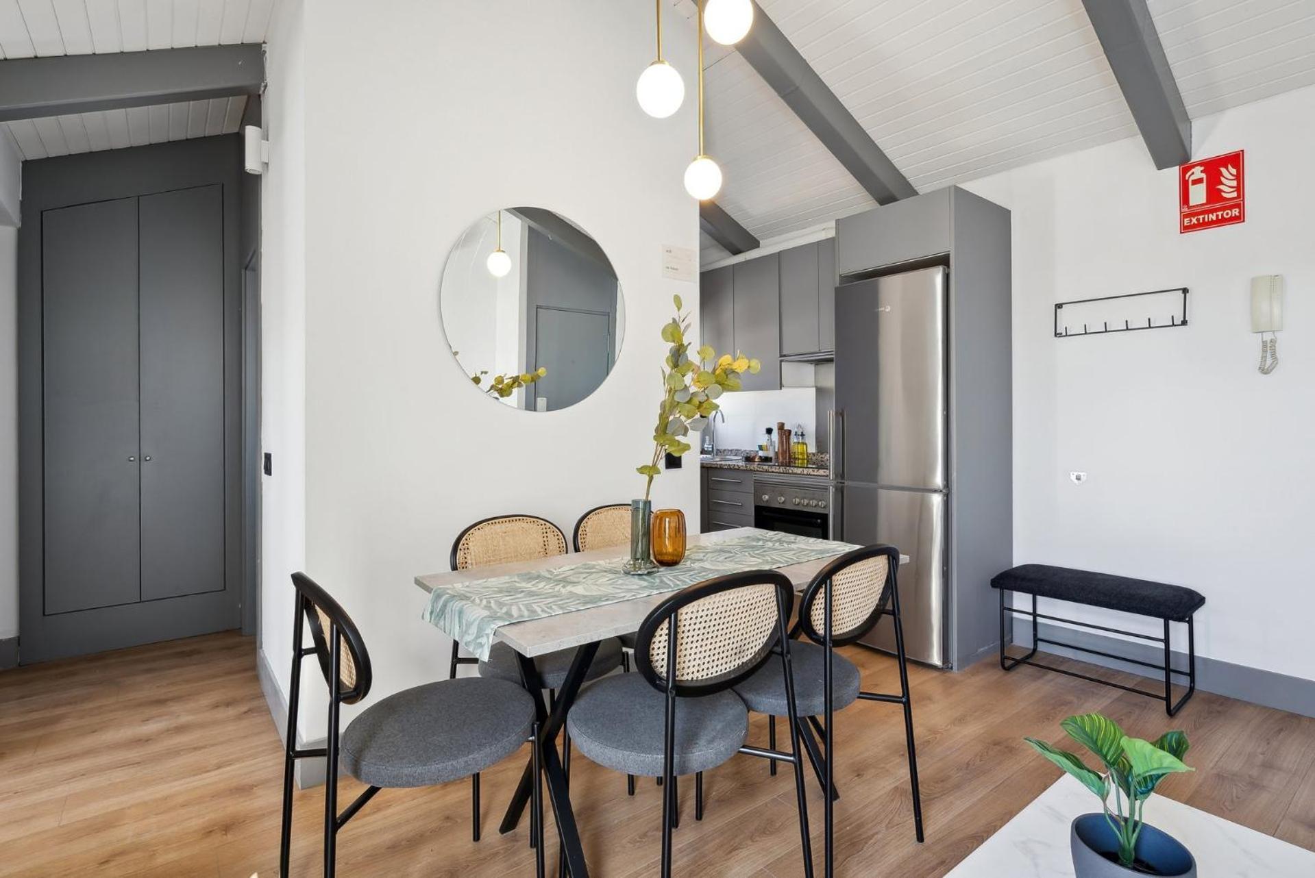 Limehome Madrid Calle De Santa Ana - Estancia Temporal Екстер'єр фото