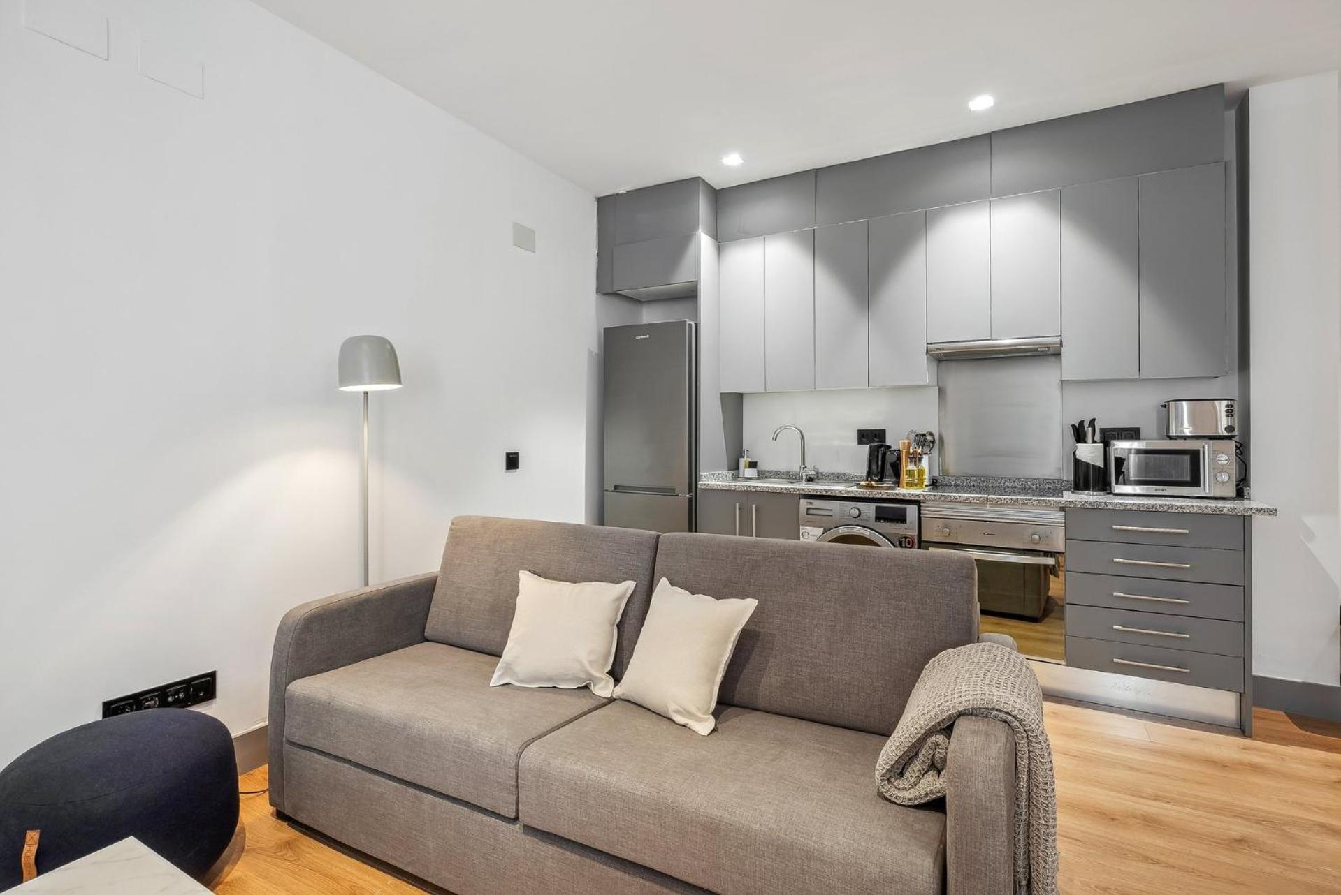 Limehome Madrid Calle De Santa Ana - Estancia Temporal Екстер'єр фото